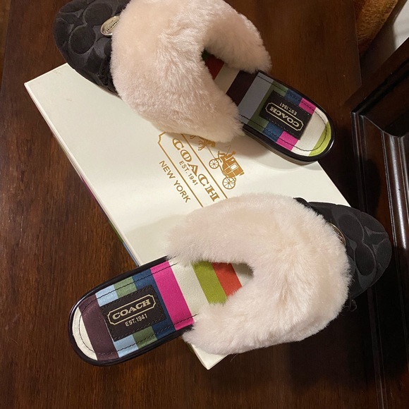 Ladies slippers - Picture 3 of 11